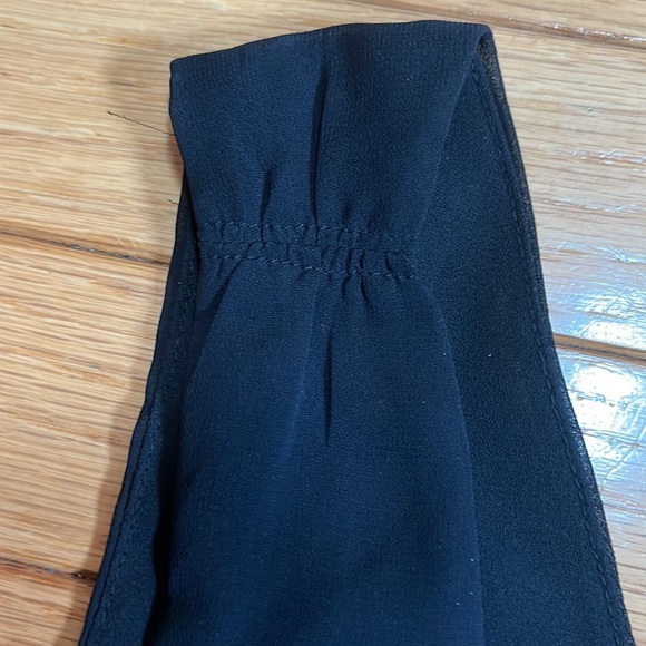 Little black dress sz 0. - Picture 3 of 3